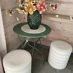 Un Petit îlot De Confort - Made In Finland Couette-café 3*